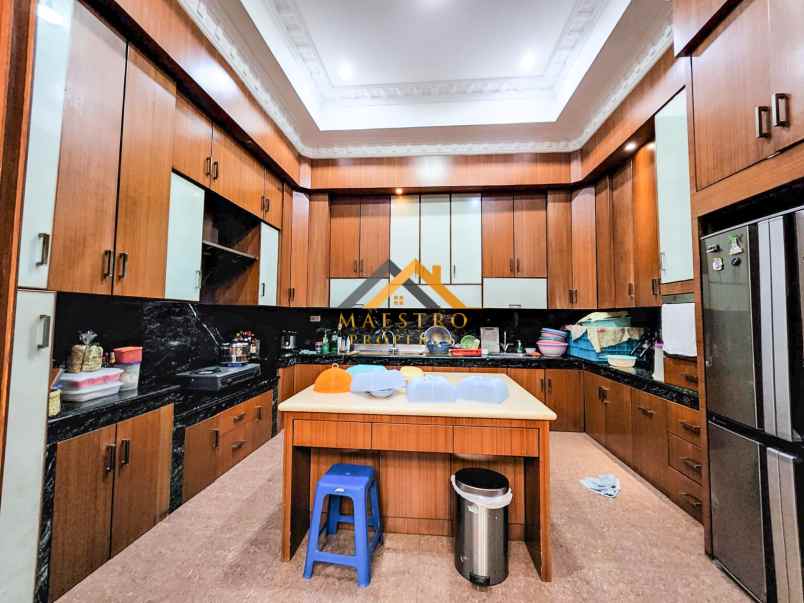 dijual rumah komplek cemara asri jalan