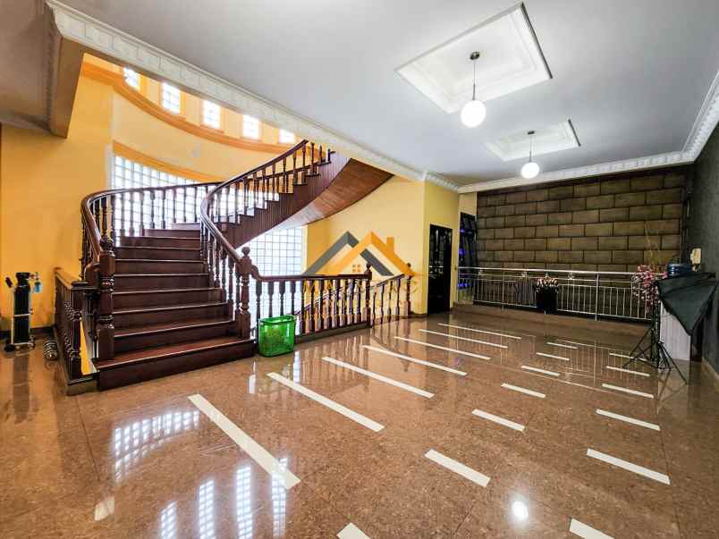 dijual rumah komplek cemara asri jalan