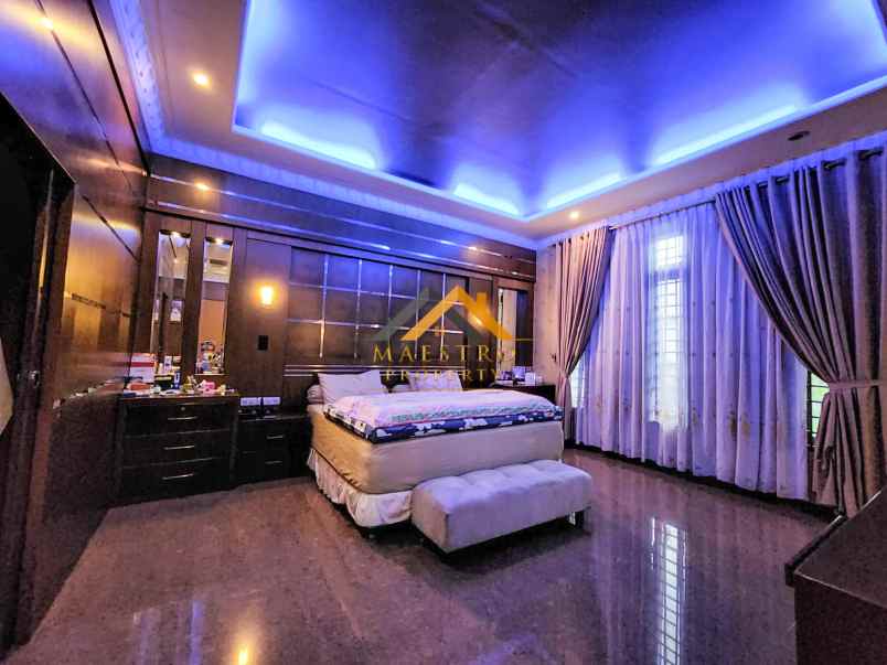 dijual rumah komplek cemara asri jalan