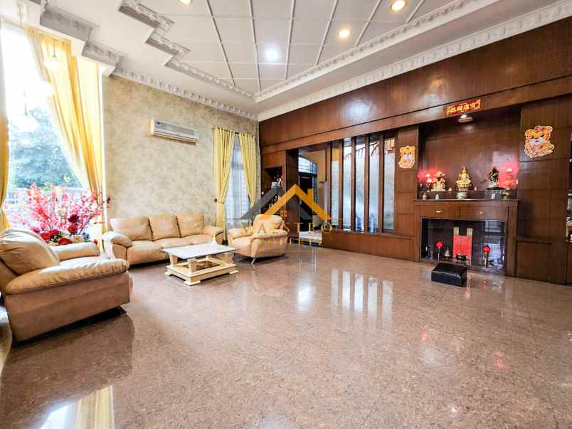 dijual rumah komplek cemara asri jalan