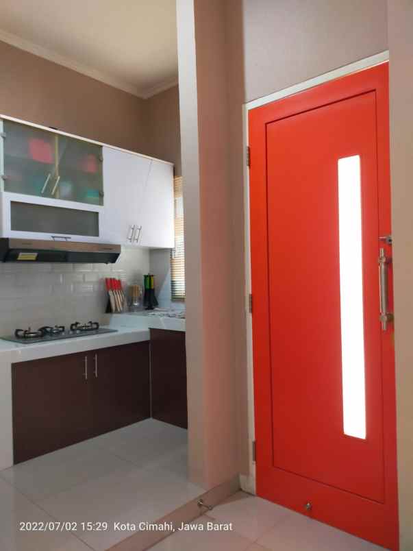 dijual rumah komplek cipageran