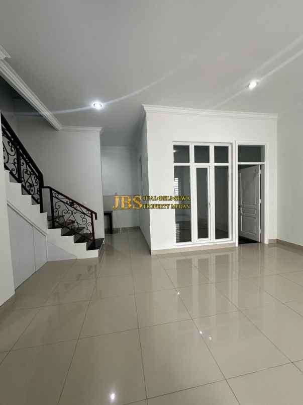 dijual rumah komplek citraland gama