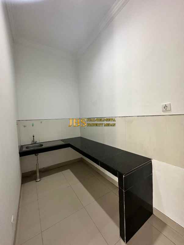 dijual rumah komplek citraland gama