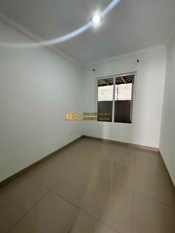 dijual rumah komplek citraland gama