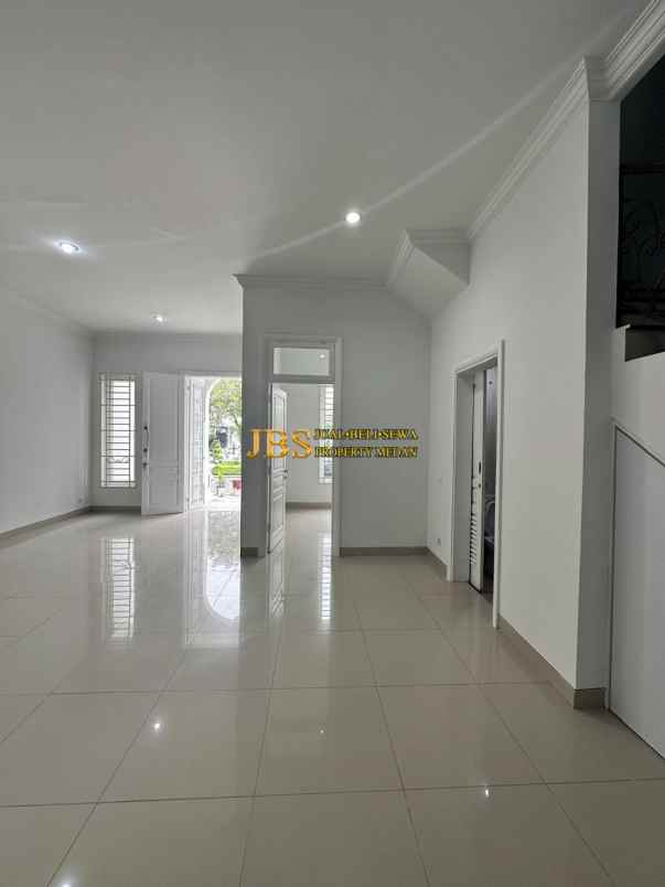 dijual rumah komplek citraland gama