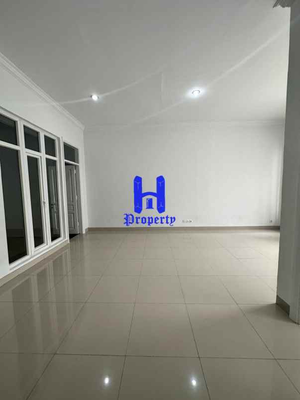 dijual rumah komplek citraland gama