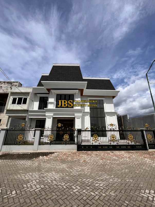 dijual rumah komplek graha metropolitan