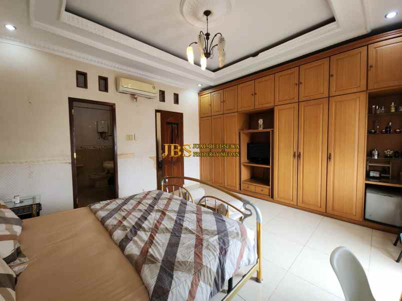 dijual rumah komplek griya riatur jalan
