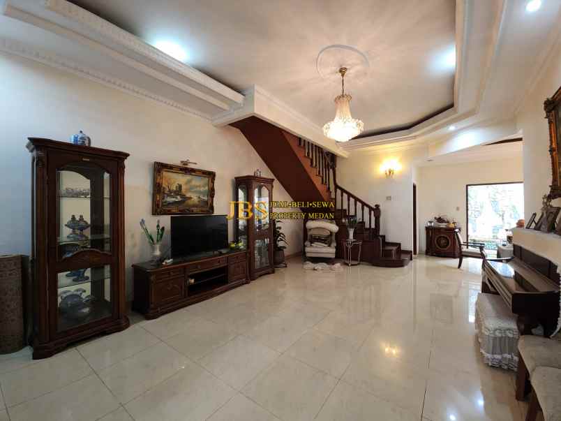 dijual rumah komplek griya riatur jalan