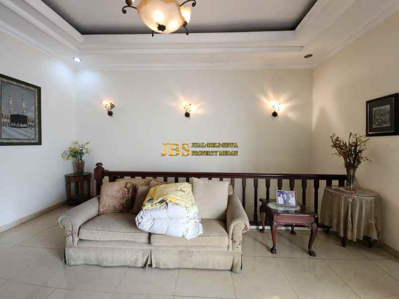 dijual rumah komplek griya riatur jalan