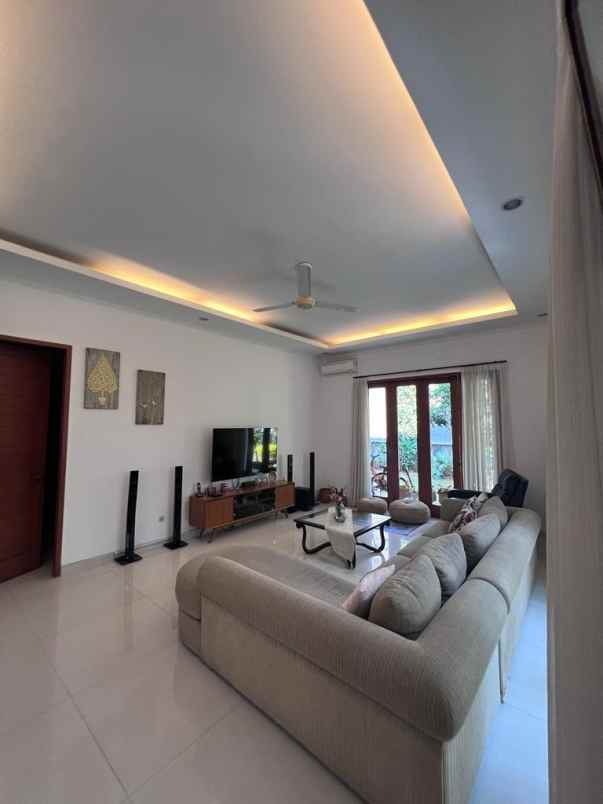 dijual rumah komplek jati indah