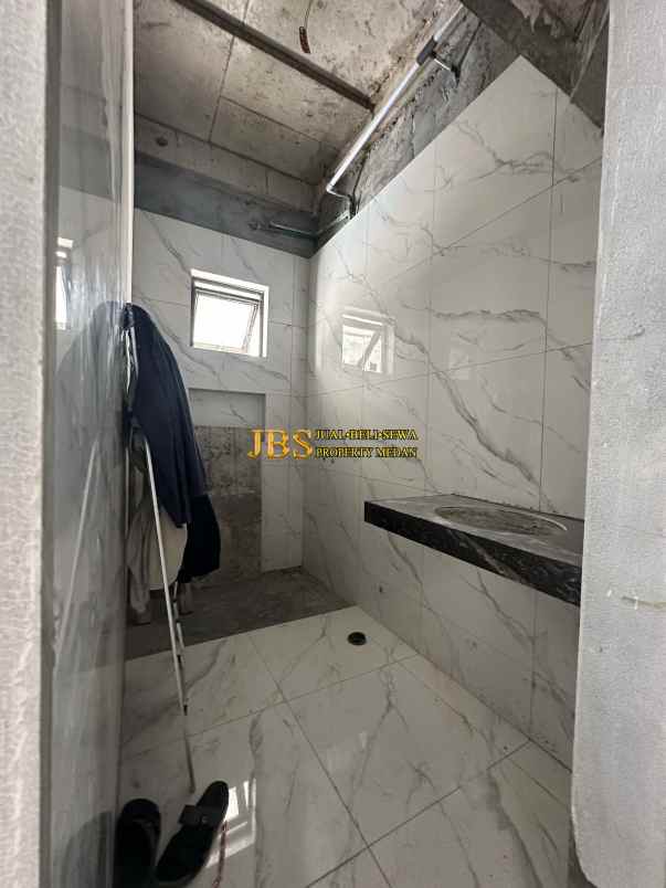 dijual rumah komplek jewel garden jalan