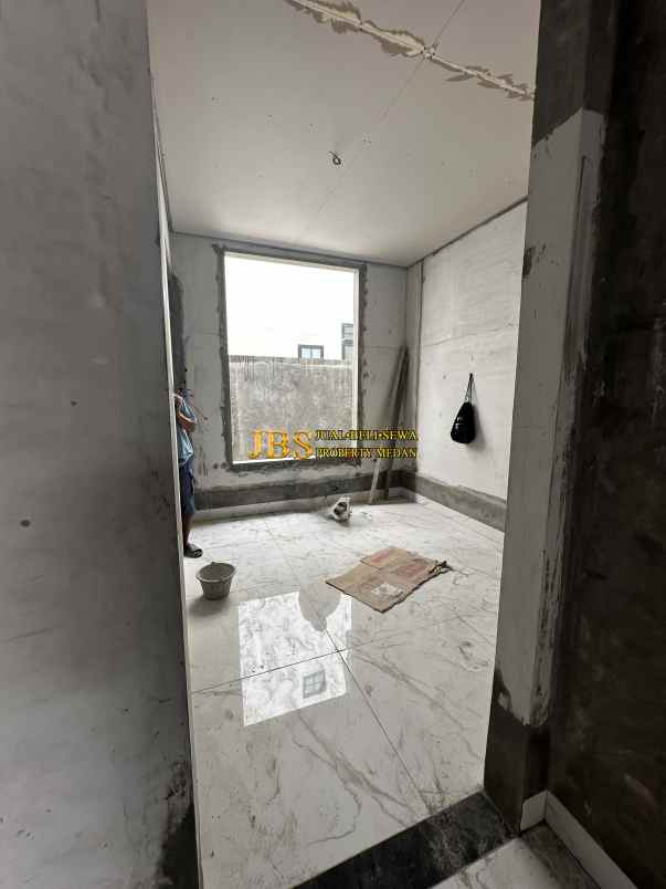 dijual rumah komplek jewel garden jalan