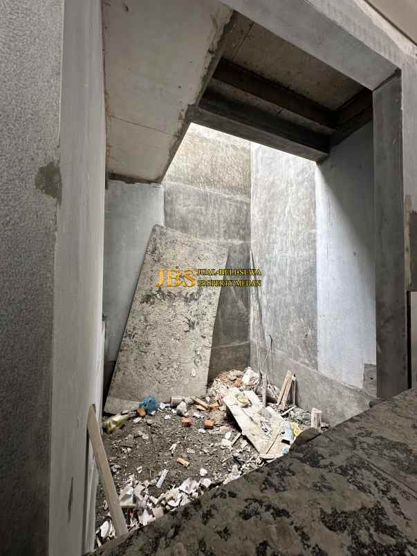 dijual rumah komplek jewel garden jalan