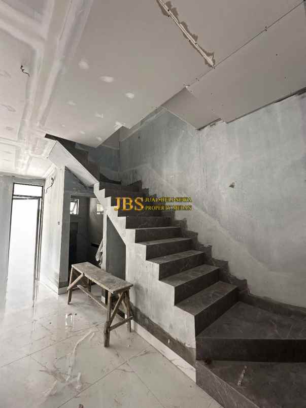 dijual rumah komplek jewel garden jalan