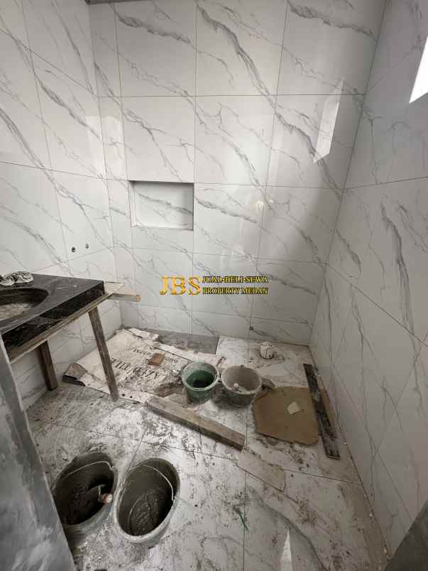 dijual rumah komplek jewel garden jalan