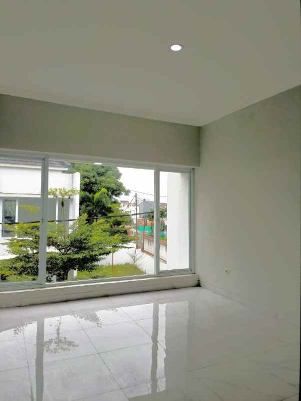 dijual rumah komplek kavling deplu adam