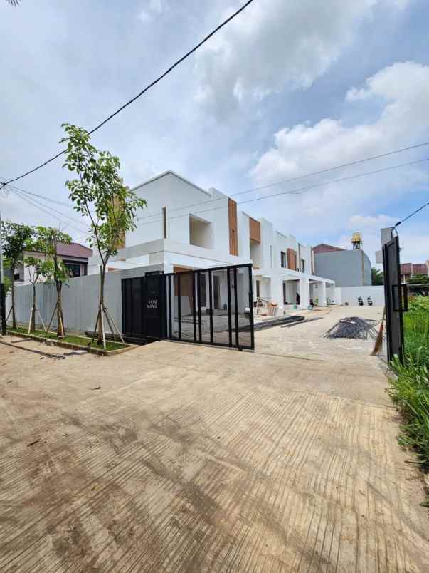 dijual rumah komplek pajak