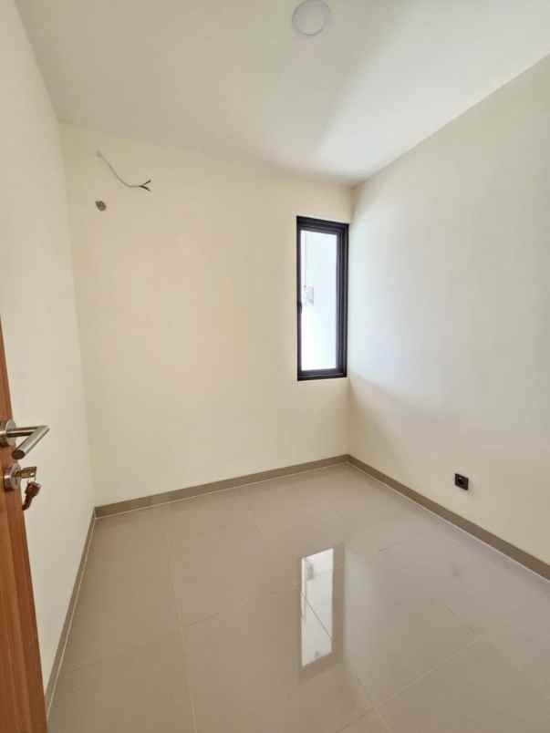 dijual rumah komplek pajak