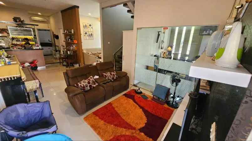 dijual rumah komplek pp jl ngesrep