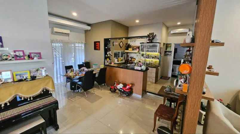 dijual rumah komplek pp jl ngesrep
