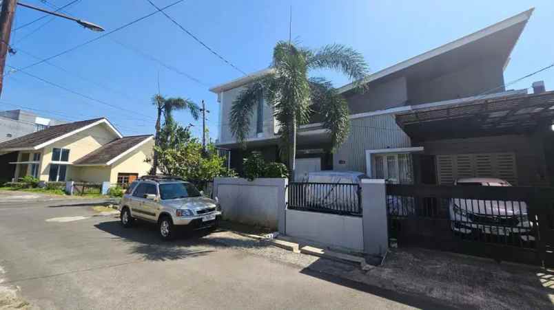 dijual rumah komplek pp jl ngesrep