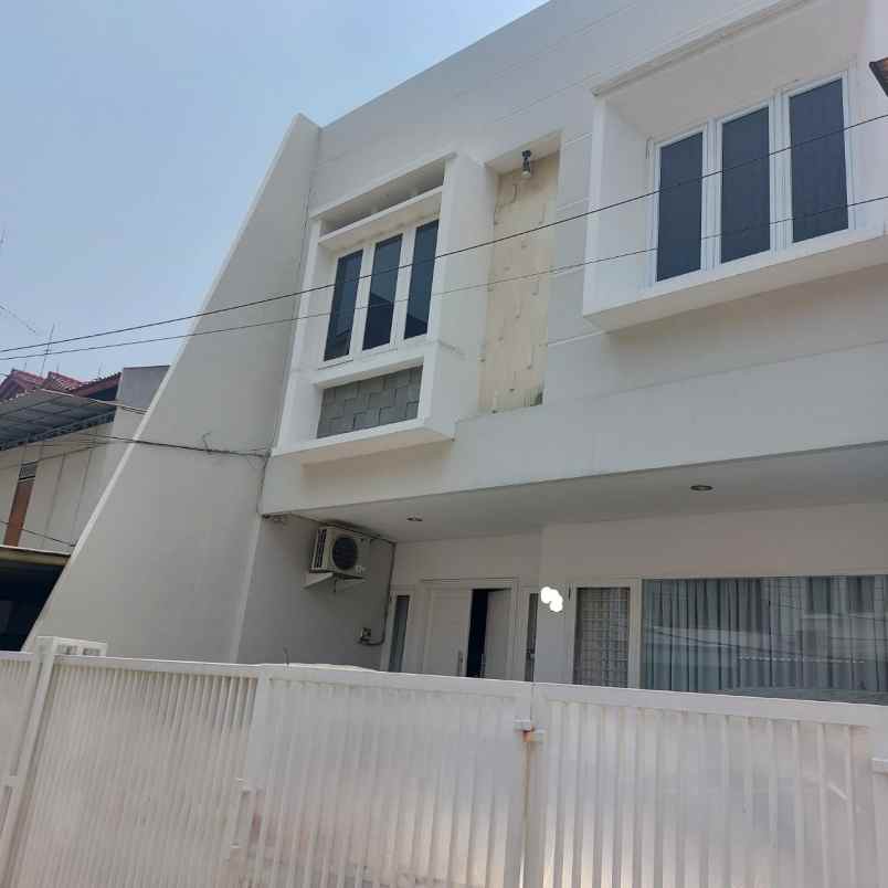 dijual rumah komplek walikota kelapa gading