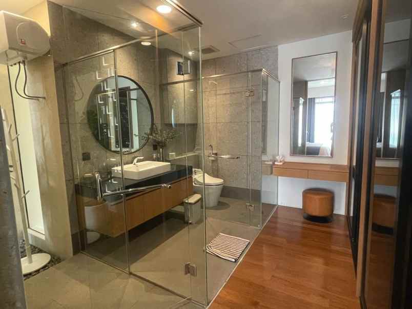 dijual rumah kota baru parahyangan