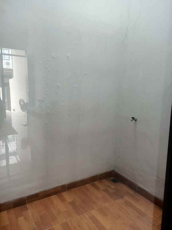 dijual rumah kota harapan indah bekasi