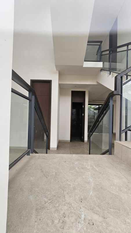 dijual rumah kota wisata