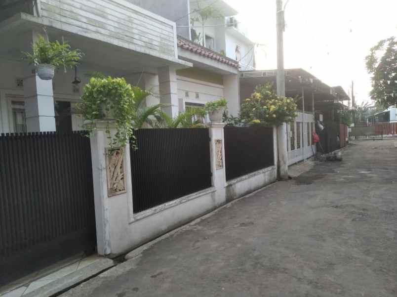 dijual rumah kp tengah condet jaktim
