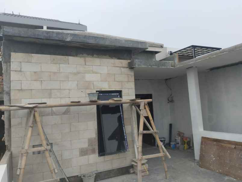 dijual rumah kumudasmoro pamularsih