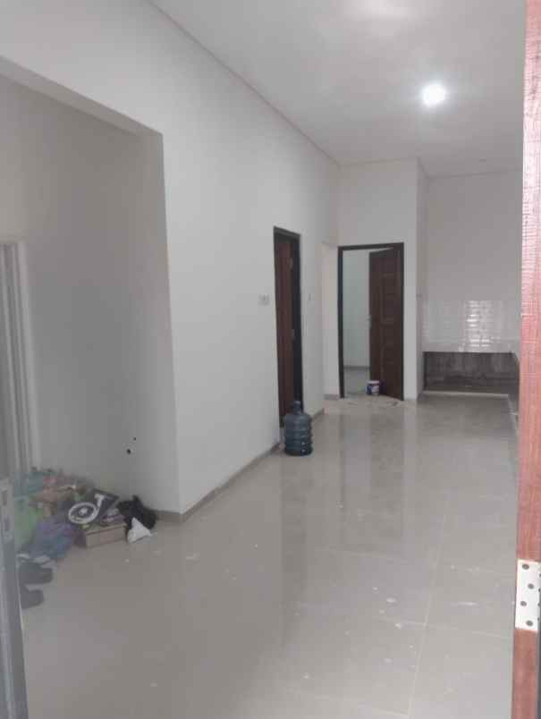 dijual rumah kumudasmoro pamularsih