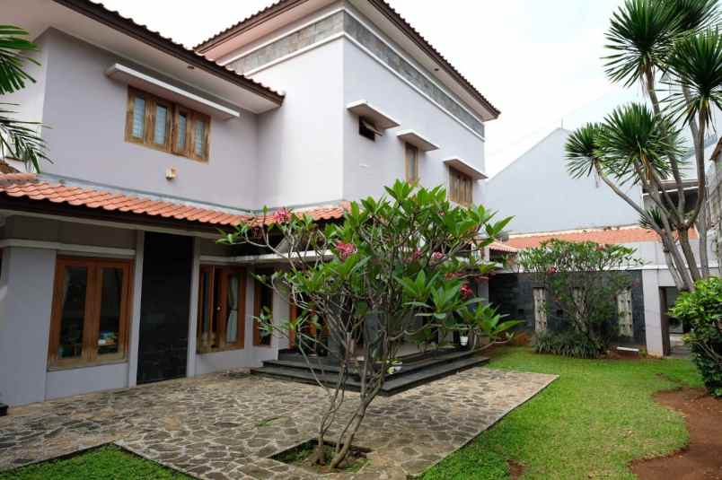 dijual rumah lebak lestari indah