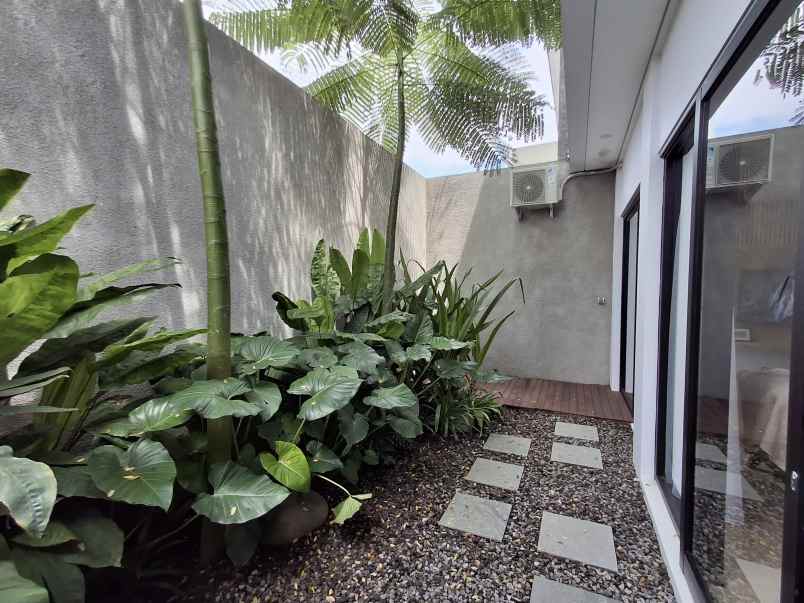 dijual rumah maguwoharjo depok sleman