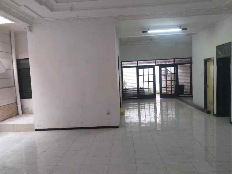 dijual rumah manyar jaya