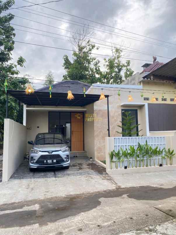 dijual rumah margoluwih seyegan sleman