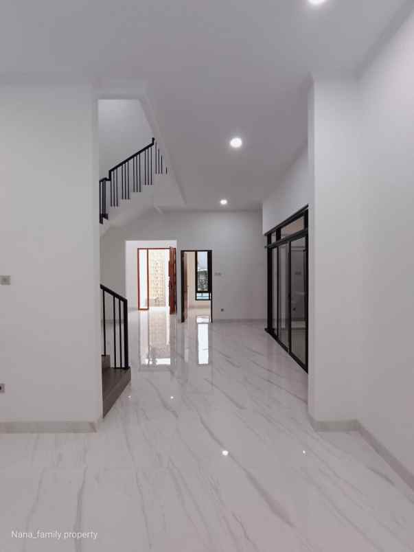 dijual rumah meruya kembangan jakbar