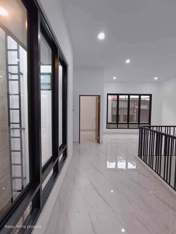 dijual rumah meruya kembangan jakbar