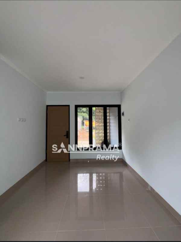 dijual rumah meruyung