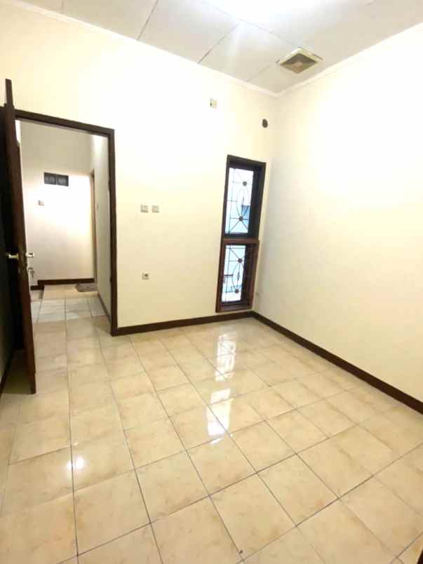 dijual rumah metland menteng cakung