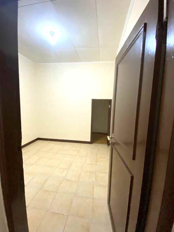 dijual rumah metland menteng cakung