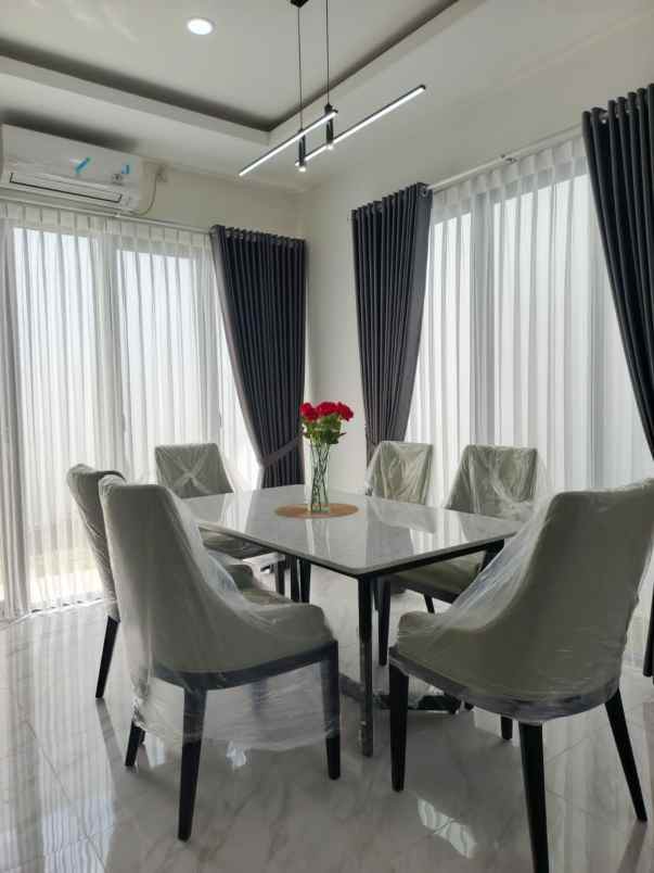 dijual rumah mewah 3 lantai dekat mrt lebak bulus