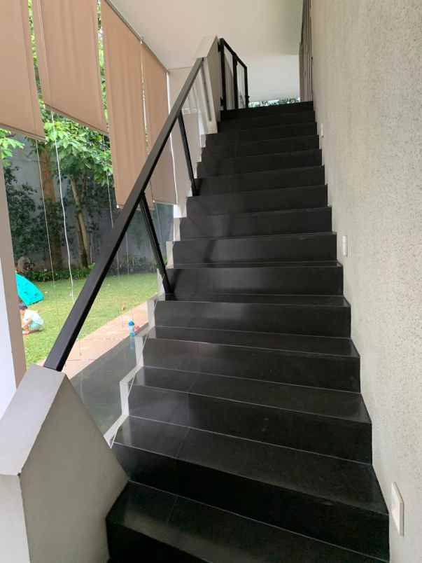 dijual rumah mewah di villa gading indah kelapa gading
