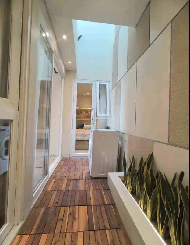 dijual rumah mewah full furnish lokasi sukun