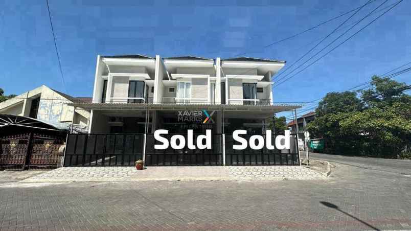 dijual rumah minimalis 2 lantai kutisari indah