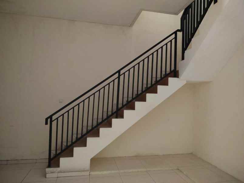 dijual rumah mojoklanggru