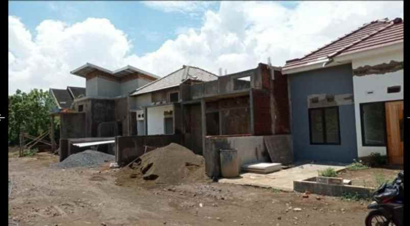 dijual rumah murah di lingkungan bagus singosari