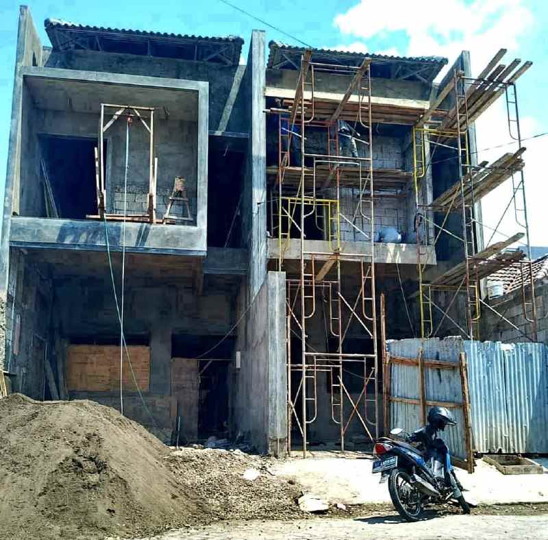 dijual rumah nirwana ekskutif
