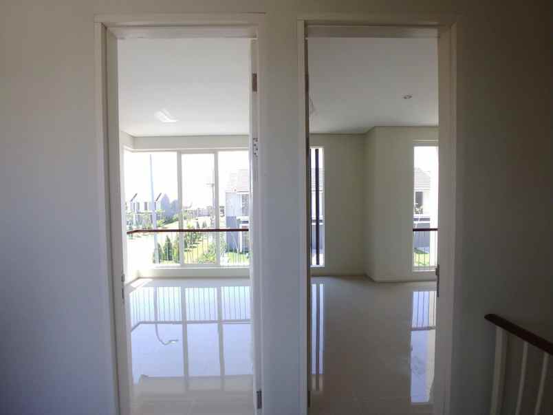 dijual rumah northwest park surabaya